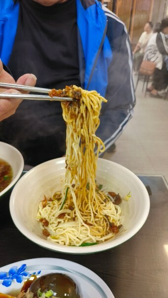 大甲美食必訪!特食豐原排骨酥麵，鎮瀾宮周邊在地人激推首選