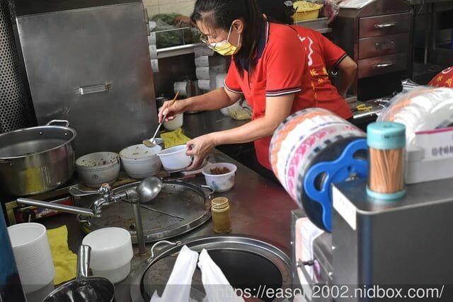 台中大甲美食｜特食豐原排骨酥麵 在地深耕30餘年的好味道 排骨酥肉質軟嫩、湯頭清甜 -  就是這樣。吃喝玩樂。愛漂亮部落格 - FashionGuide 華人時尚專業評鑑