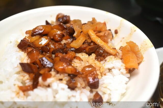 台中大甲美食｜特食豐原排骨酥麵 在地深耕30餘年的好味道 排骨酥肉質軟嫩、湯頭清甜 -  就是這樣。吃喝玩樂。愛漂亮部落格 - FashionGuide 華人時尚專業評鑑