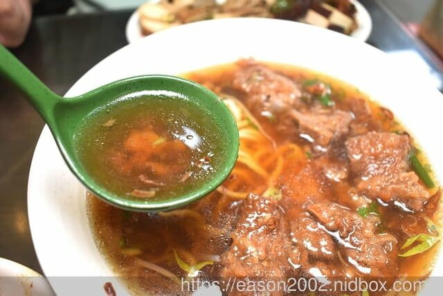 台中大甲美食｜特食豐原排骨酥麵 在地深耕30餘年的好味道 排骨酥肉質軟嫩、湯頭清甜 -  就是這樣。吃喝玩樂。愛漂亮部落格 - FashionGuide 華人時尚專業評鑑