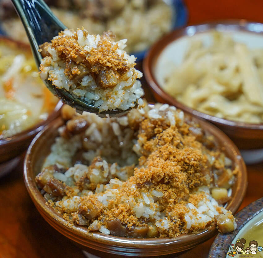 傳承三代辦桌菜 懷舊古早味 春福魚翅羹，鄰近武廟市場油飯、麻油米糕、麻油雞、白菜滷、魚翅羹 - 跟著尼力吃喝玩樂＆親子生活