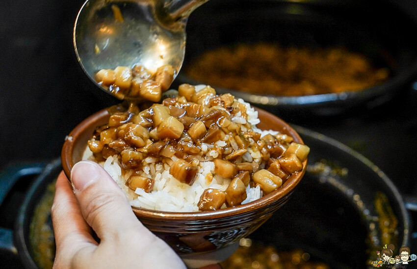 傳承三代辦桌菜 懷舊古早味 春福魚翅羹，鄰近武廟市場油飯、麻油米糕、麻油雞、白菜滷、魚翅羹 - 跟著尼力吃喝玩樂＆親子生活