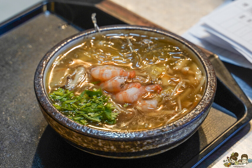 傳承三代辦桌菜 懷舊古早味 春福魚翅羹，鄰近武廟市場油飯、麻油米糕、麻油雞、白菜滷、魚翅羹 - 跟著尼力吃喝玩樂＆親子生活
