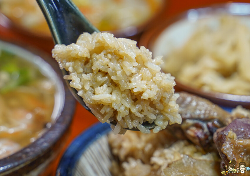 傳承三代辦桌菜 懷舊古早味 春福魚翅羹，鄰近武廟市場油飯、麻油米糕、麻油雞、白菜滷、魚翅羹 - 跟著尼力吃喝玩樂＆親子生活