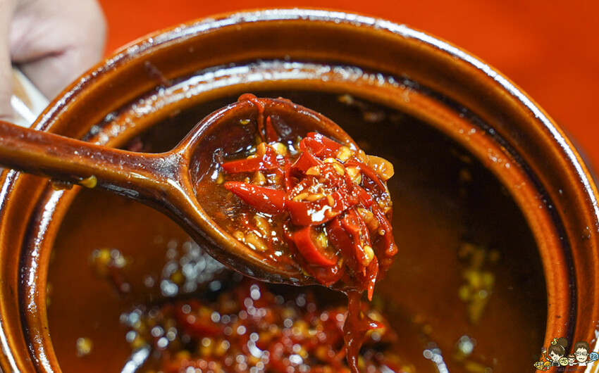 傳承三代辦桌菜 懷舊古早味 春福魚翅羹，鄰近武廟市場油飯、麻油米糕、麻油雞、白菜滷、魚翅羹 - 跟著尼力吃喝玩樂＆親子生活