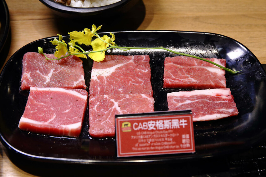 吃燒肉還能看海景？！基隆唯一無敵海景燒肉吃到飽！燒肉吃到飽推