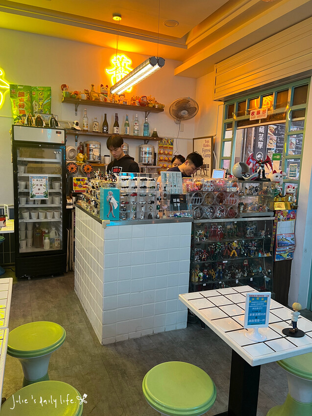 三峽早午餐推薦-富士商號 fuji-近三峽老街、臭豆腐三明治、炒泡麵、復古風早午餐-附菜單 @跟著Julie一起走吧