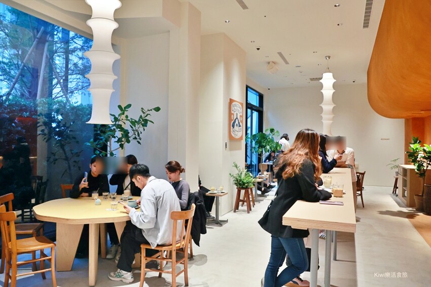 日本中目黑超人氣咖啡館到蔦屋書店老佛爺店來過嗎?人氣無敵夯~