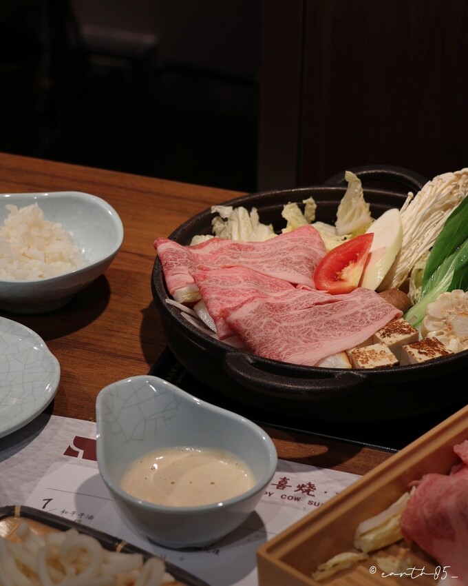 [ 台北美食 ] 牛喜 壽喜燒•水炊鍋-中山新開幕個人和牛壽
