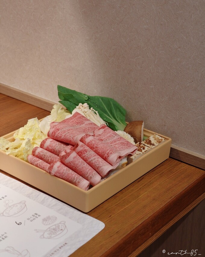 [ 台北美食 ] 牛喜 壽喜燒•水炊鍋-中山新開幕個人和牛壽