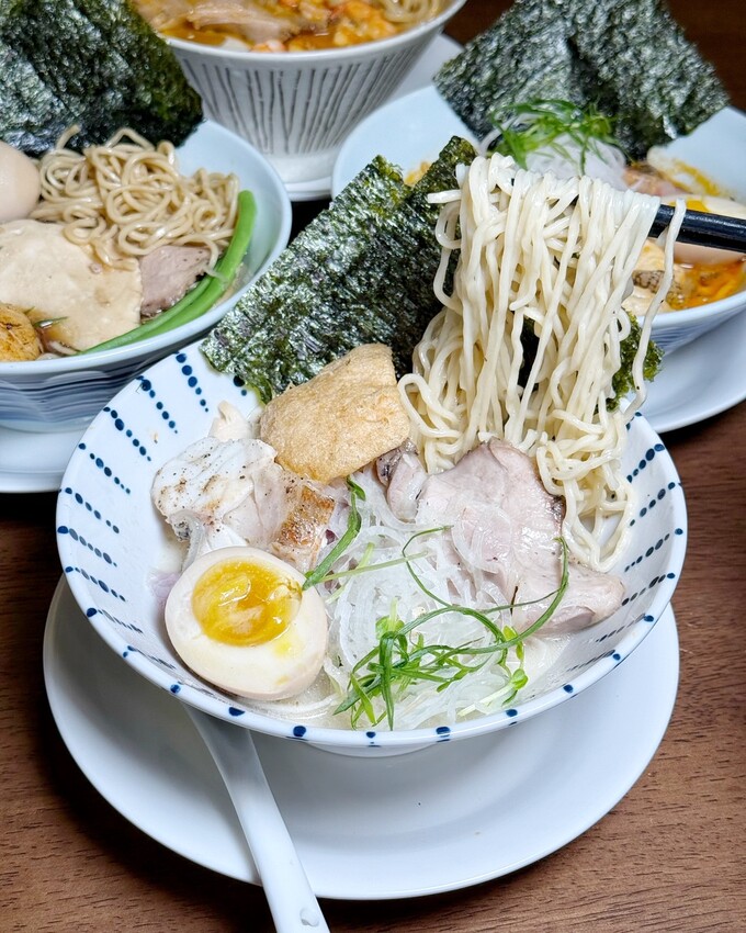 【麵屋有漁-頭份店】全台最強魚介系日式拉麵店插旗苗栗啦！首推原味石斑魚白湯拉麵，濃濃魚鮮味並帶有厚厚膠質感～超濃郁卡布奇諾蝦湯拉麵，蝦控絕對不要錯過！ - 阿華田的美食日記