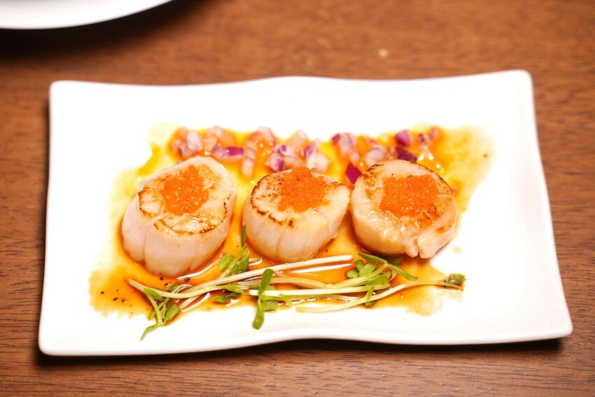 【麵屋有漁-頭份店】全台最強魚介系日式拉麵店插旗苗栗啦！首推原味石斑魚白湯拉麵，濃濃魚鮮味並帶有厚厚膠質感～超濃郁卡布奇諾蝦湯拉麵，蝦控絕對不要錯過！ - 阿華田的美食日記