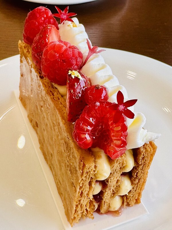 桃園市|八德區|生活在中壢的幸福甜點店~艾蕾蒂巴黎甜點3.0新址開幕,十多年品質如一,甜蜜升級!(中壢美食/中壢甜點/中壢下午茶/中壢下午茶推薦/中壢必吃)