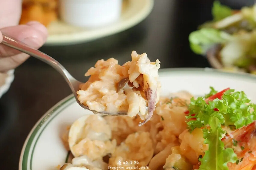 台中聚餐推薦看這！嶼里 With you暖木異國風，超推塞納河海鮮燉飯。