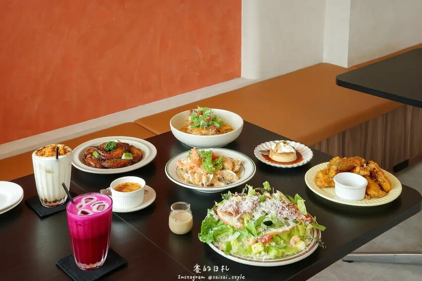 台中聚餐推薦看這！嶼里 With you暖木異國風，超推塞納河海鮮燉飯。