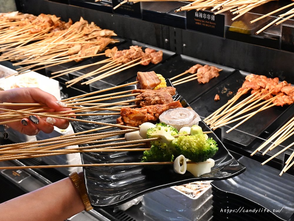 ABV串串啤酒館|台北西門宵夜場推薦!麻辣串串結合重慶江湖菜,營業至凌晨三點! - 糖糖's 享食生活