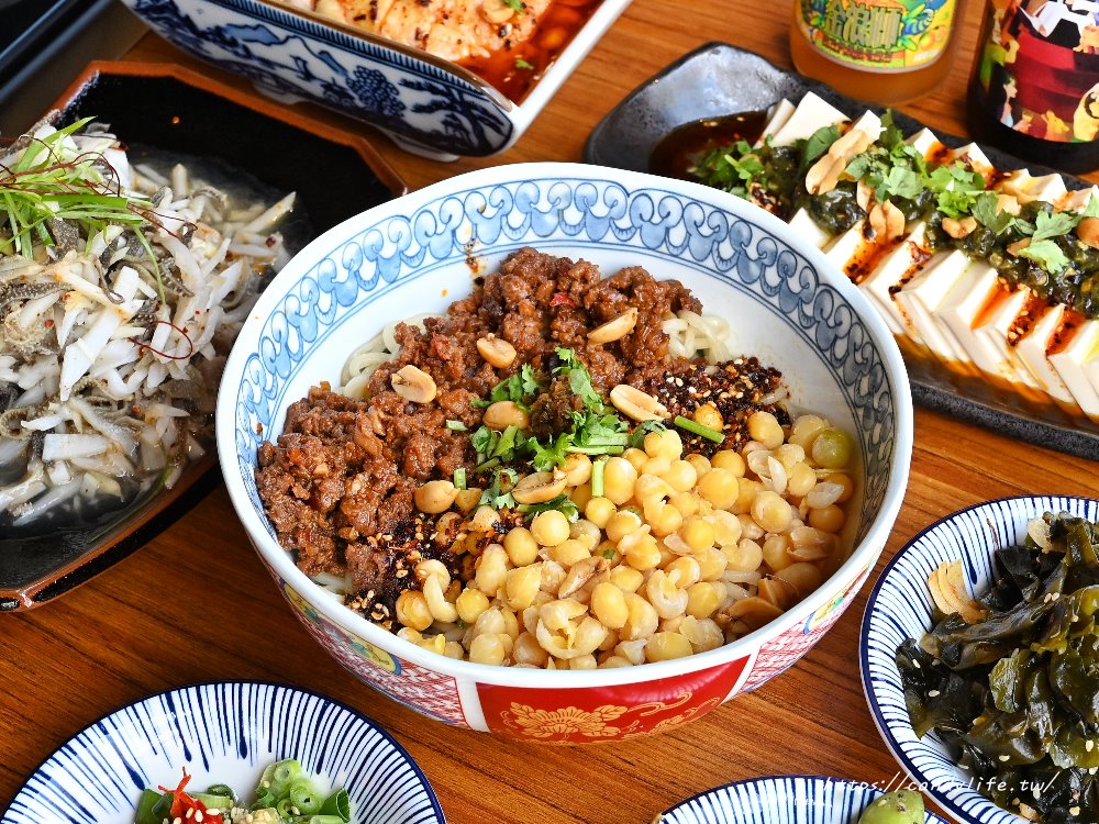 ABV串串啤酒館|台北西門宵夜場推薦!麻辣串串結合重慶江湖菜,營業至凌晨三點! - 糖糖's 享食生活