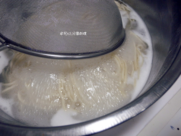 兄弟麵館（網路門市）：[宅配‧方便料理] 兄弟麵館 份量超大 極品牛肉麵 雞蓉蛋醬麵 魚卵乾麵 中晚餐大大滿足!