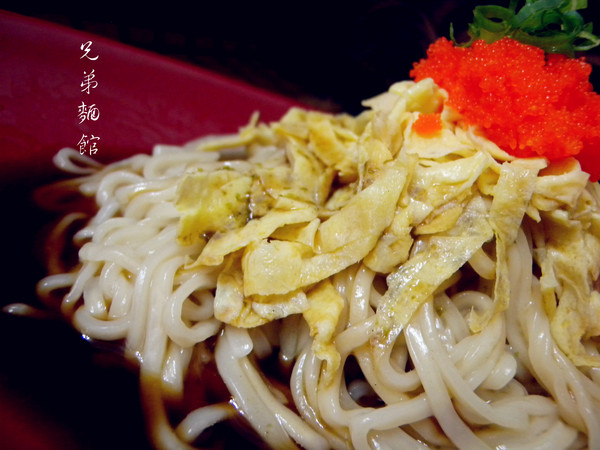 兄弟麵館（網路門市）：[宅配‧方便料理] 兄弟麵館 份量超大 極品牛肉麵 雞蓉蛋醬麵 魚卵乾麵 中晚餐大大滿足!