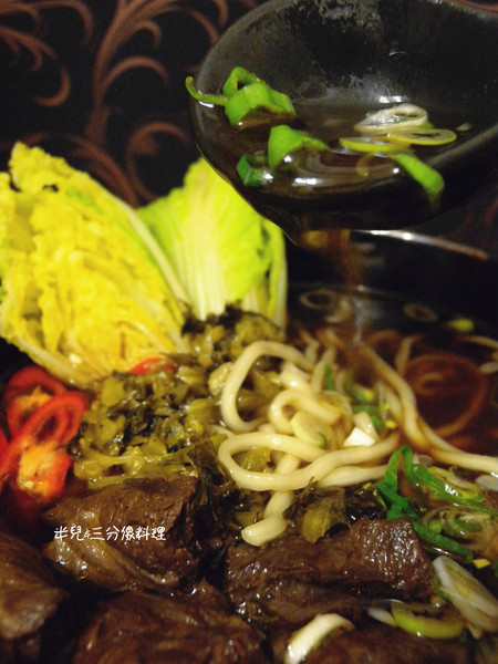 兄弟麵館（網路門市）：[宅配‧方便料理] 兄弟麵館 份量超大 極品牛肉麵 雞蓉蛋醬麵 魚卵乾麵 中晚餐大大滿足!