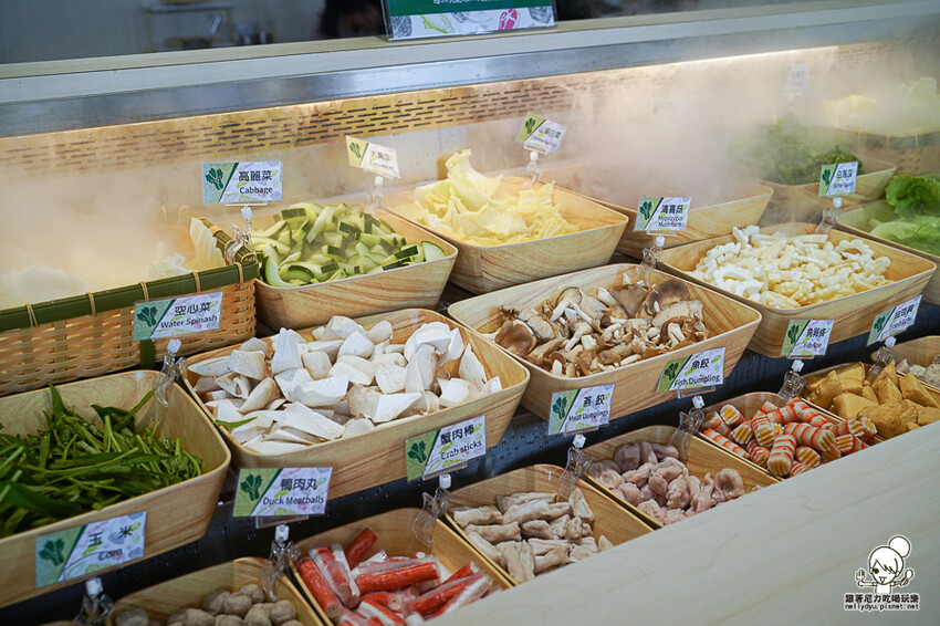 最狂肉肉無限放題、超萌星野牛奶熊泡湯、50種食材自助吧、熟食冰淇淋飲品都不能少 X 星野肉肉鍋 高雄五甲公園店 - 跟著尼力吃喝玩樂＆親子生活