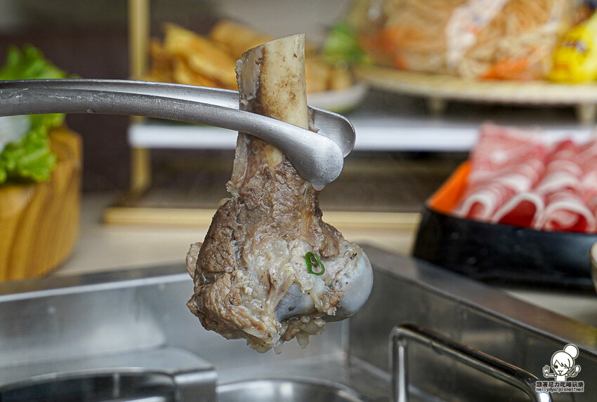 最狂肉肉無限放題、超萌星野牛奶熊泡湯、50種食材自助吧、熟食冰淇淋飲品都不能少 X 星野肉肉鍋 高雄五甲公園店 - 跟著尼力吃喝玩樂＆親子生活