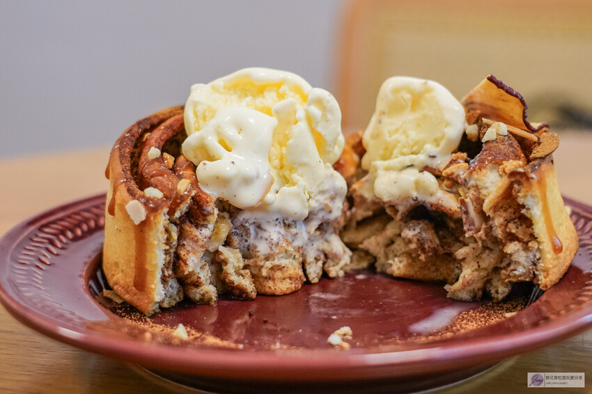 花蓮老宅文青咖啡廳:SabiSabi Coffee&Sweets 必點肉桂捲。