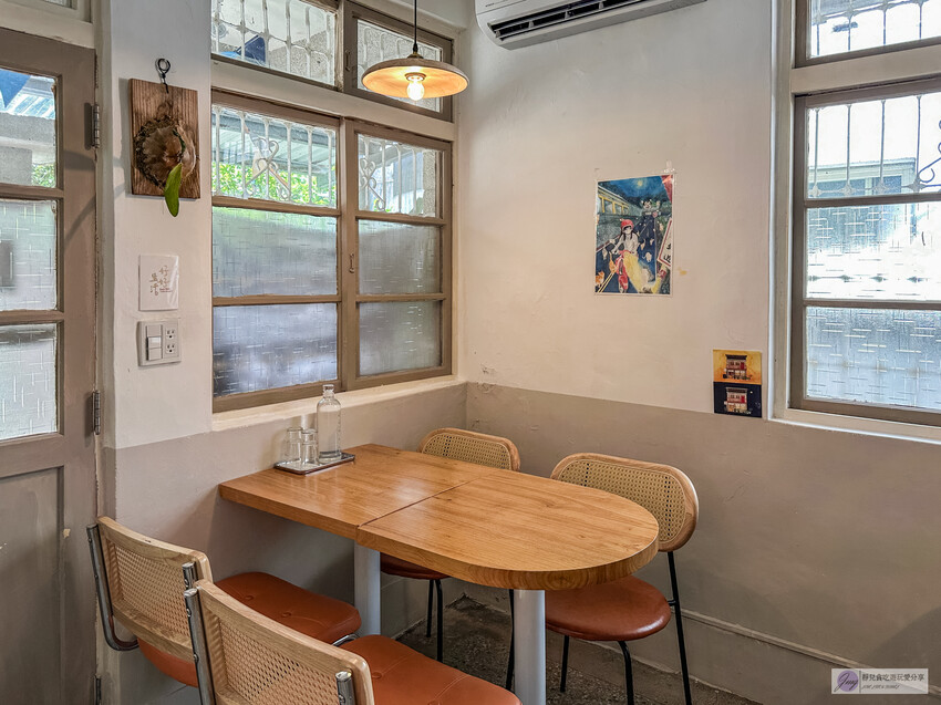 花蓮老宅文青咖啡廳:SabiSabi Coffee&Sweets 必點肉桂捲。