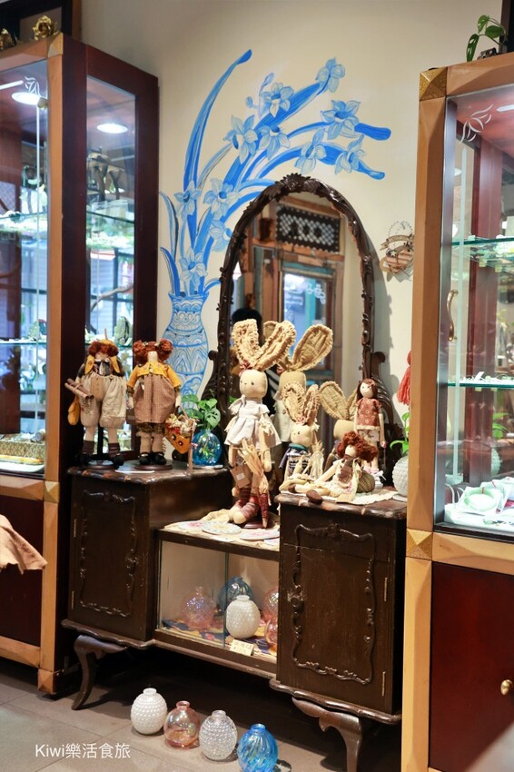 老屋改建咖啡廳爆紅！彰化暗街仔巷結合文創手作餅乾，三層靜謐空間超迷人。