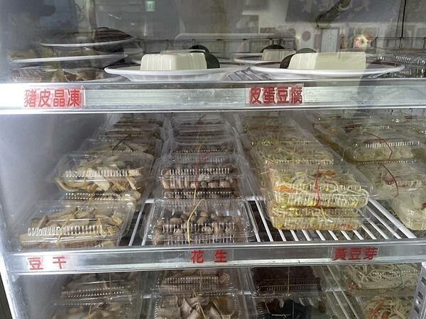 台北市萬華區食記『實際』分享｜萬年大樓｜必比登推薦｜老山東家常牛肉麵😘😘😘😘