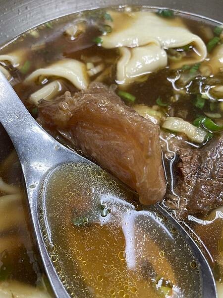 台北市萬華區食記『實際』分享｜萬年大樓｜必比登推薦｜老山東家常牛肉麵😘😘😘😘