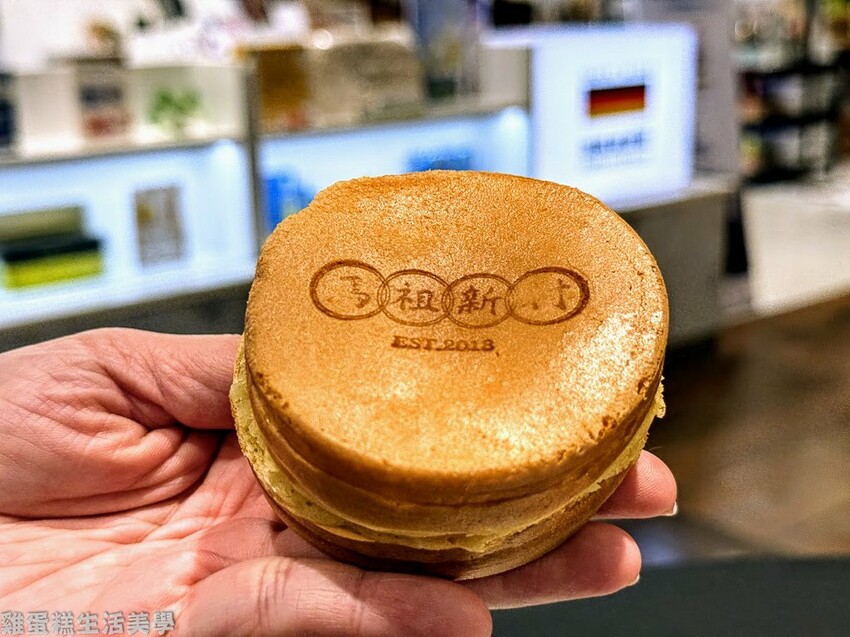 新竹馬祖新村×beard papa's聯名必吃，巨城美食推薦。