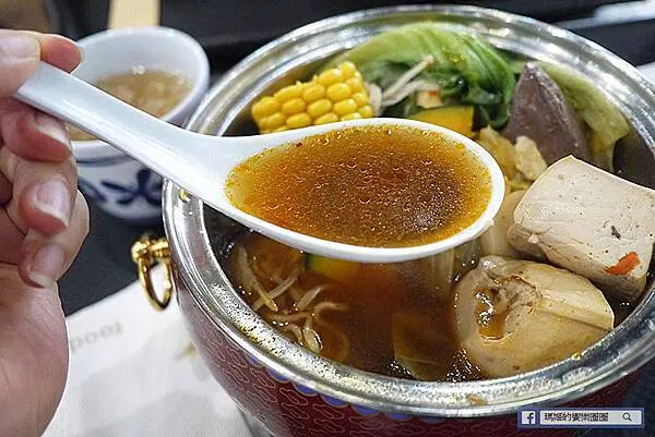 板橋火鍋推薦！占元府新台式潮鍋開幕，經典台式燒酒雞與滷味小菜超滿足。