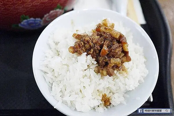 板橋火鍋推薦！占元府新台式潮鍋開幕，經典台式燒酒雞與滷味小菜超滿足。