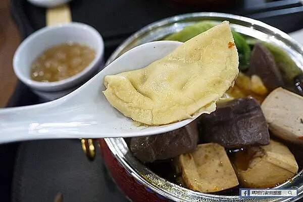 板橋火鍋推薦！占元府新台式潮鍋開幕，經典台式燒酒雞與滷味小菜超滿足。