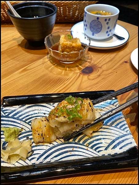 台中南區日式料理推薦！洵首海鮮丼超澎湃，起司壽司寶貝激推。