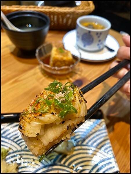 台中南區日式料理推薦！洵首海鮮丼超澎湃，起司壽司寶貝激推。