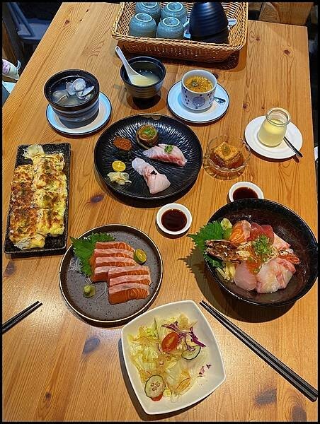 台中南區日式料理推薦！洵首海鮮丼超澎湃，起司壽司寶貝激推。