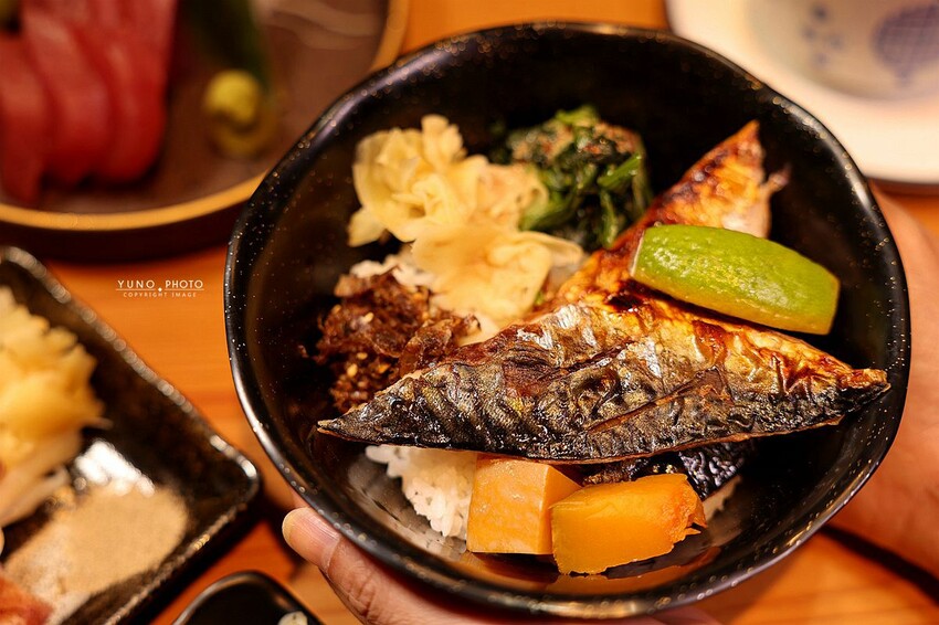 台中南區日式料理推薦！隱身巷弄的洵首日料，主廚手藝一絕，饕客最愛。