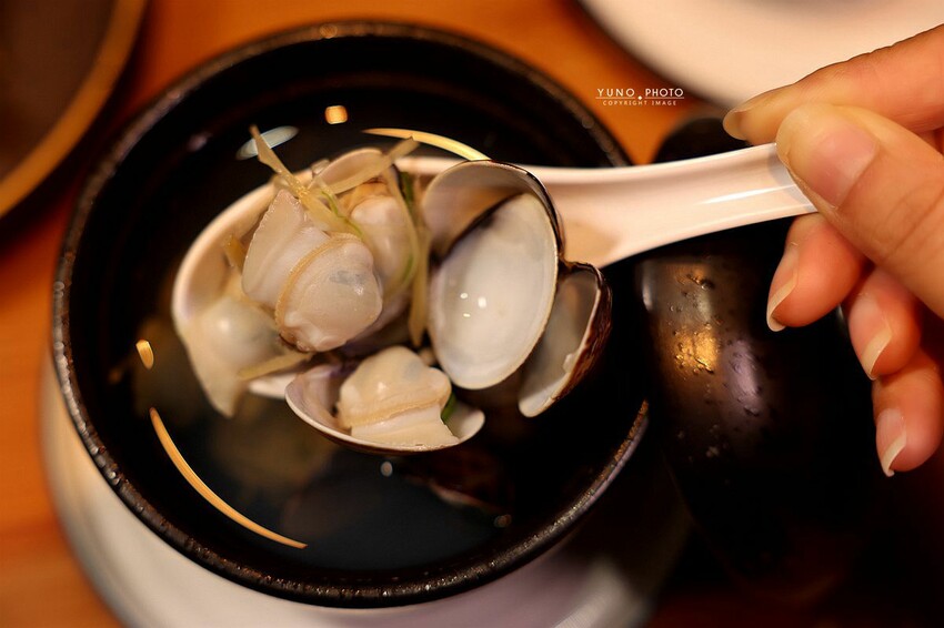 台中南區日式料理推薦！隱身巷弄的洵首日料，主廚手藝一絕，饕客最愛。