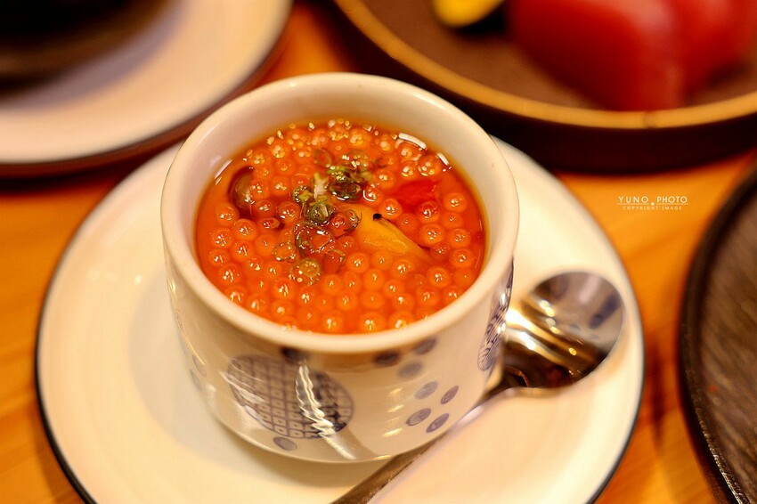 台中南區日式料理推薦！隱身巷弄的洵首日料，主廚手藝一絕，饕客最愛。