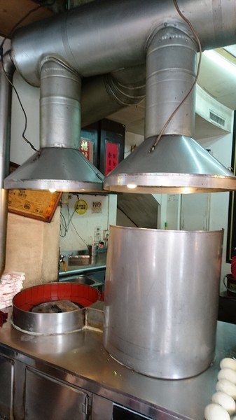 福州世祖胡椒餅(重慶店)：台北~福州世祖胡椒餅(重慶店)~CNN評鑑為台灣十大美食之一~來自饒河夜市的好味道~