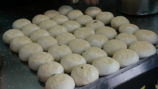 福州世祖胡椒餅(重慶店)：台北~福州世祖胡椒餅(重慶店)~CNN評鑑為台灣十大美食之一~來自饒河夜市的好味道~