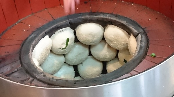 福州世祖胡椒餅(重慶店)：台北~福州世祖胡椒餅(重慶店)~CNN評鑑為台灣十大美食之一~來自饒河夜市的好味道~