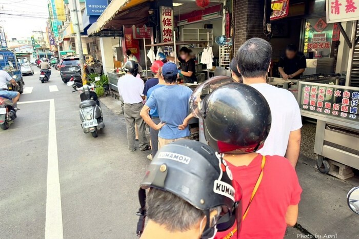 台中市烏日區烏日早咖輕食早餐-買隔壁湯包歡迎來店點杯飲料坐著吃？