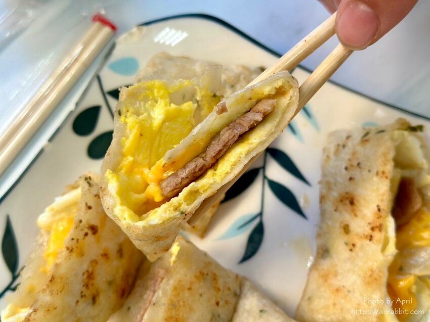 台中市烏日區烏日早咖輕食早餐-買隔壁湯包歡迎來店點杯飲料坐著吃？