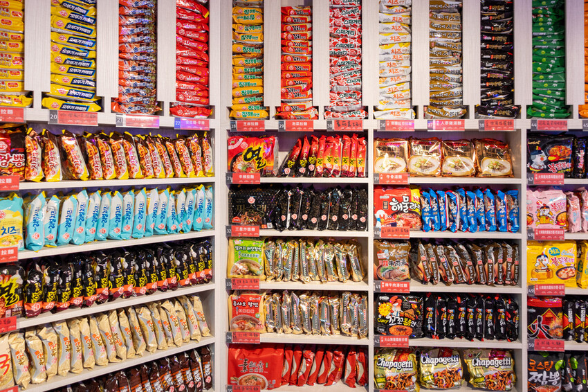 台北市士林區【美食】阿啾西無人拉麵店，24H自助拉麵，輕鬆加料自己來！宵夜快速美味！