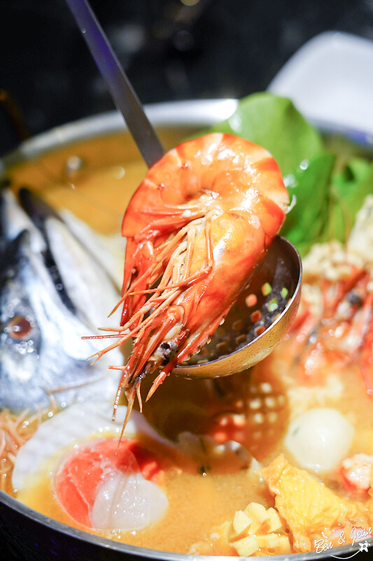 中山站深夜美食！凌舞餐酒館必吃石狩鍋 羊肩排台北完美餐酒聚會。