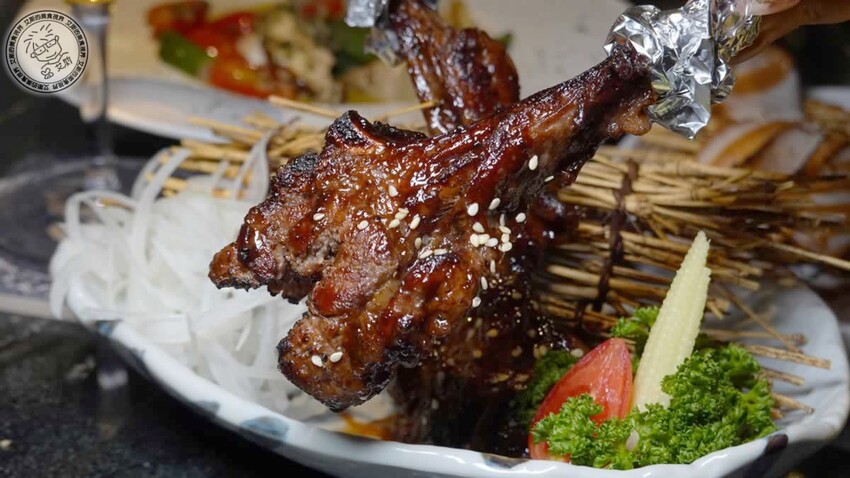 台北市中山區【 條通餐酒館 】隱藏於條通商圈高品質餐酒館，低調奢華的裝潢、美味的無國界創意料理、種類眾多的美酒在這