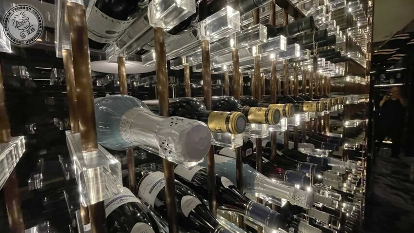 台北市中山區【 條通餐酒館 】隱藏於條通商圈高品質餐酒館，低調奢華的裝潢、美味的無國界創意料理、種類眾多的美酒在這